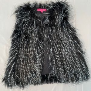 Betsey Johnson Faux Fur Girls Vest, size 6X